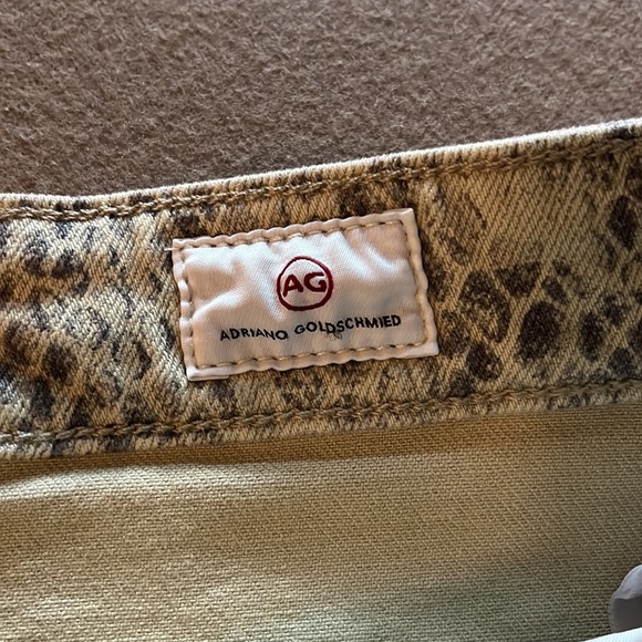 AG Jeans The Vera Snakeskin Mini NWT
Skirt Size 25 - Picture 6 of 9